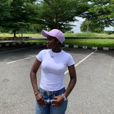Curating soft, aesthetic finds // Wears | Self-care | Gifts | Decor/unilorite/political Scientist in making.