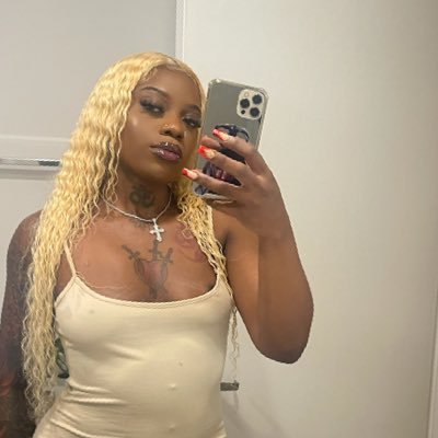 autumnspell26's profile picture. Dm=Business
Face time shows