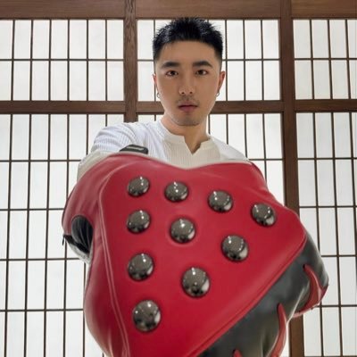 个人工作室,以(推揉捏抓拨按)等多种专业手法对龙筋区域的经络、穴位、肌肉群梳理保养放松达到改善性功能的效果,帮你改善硬度和时长 。视频拍摄和发布,已经过视频内主人公允许,本人没🈶小号徒弟,最近盗我视频的人很多自己注意辨别 电报https://t.co/TPkrAJ6Abu