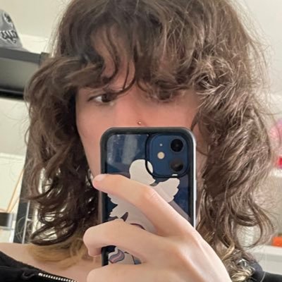 Spowoky2222's profile picture. 19 / 🏳️‍⚧️ 11/11/24 💉/ im awesome