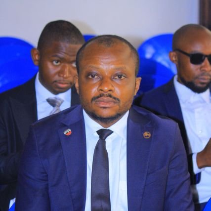 Avocat au barreau près la cour d'appel du Kasaï central, analyste pol, et PCA du collectif diyi Dia Kasaï central 🙏
Thank you father