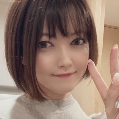 美少女ゲーム声優しております🎙かのういちかです🩷 18歳未満お断り🔞 出演歴は事務所HPをご覧下さい💁♀️💛KU100お迎えしました💪🏻😘声を使ってたまに顔も出して何でもやる屋さんです✊💗最近は雀魂&エペ廃なのです🀄フォロバは気まぐれ🐈⬛