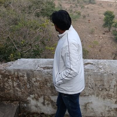 razdiip's profile picture. Jio Dil se 🖤...Kyoki Zindagi Abhi Zari hai !!

           Ik rasta hai zindagi, Jo tham gaye to kuchh nahi.......