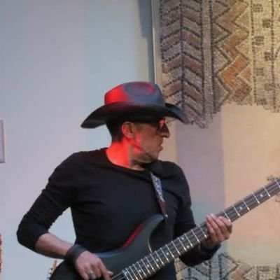 Fran_Vargas1's profile picture. Director Comercial en Escasal SL --- 

Bajista en Melissa & The Zubicats