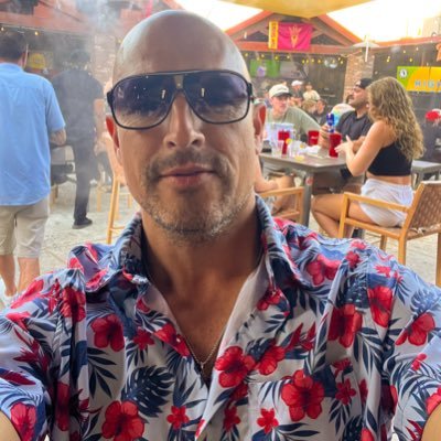 Father of Twins, Movie Snob, Lousy Christian, Bitcoiner ☦️ 🇺🇸 📸 🍹 🏡 📈