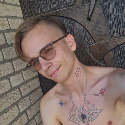 EN 🇬🇧 / DE 🇩🇪 | Level 25 | ADHDisch | kinda gay, maybe horny | DMs open