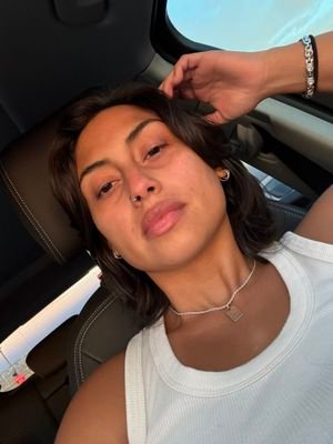 Very friendly to be with and goes with a lot of vibe