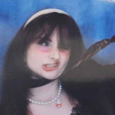 💜 '98 | 🇳🇱 | Esmée | Nintendo Enthusiast 🎮 | ESC MY BELOVED | Dr. House papi | I terrorise people in my wheelchair 💜 🇺🇦🇵🇸