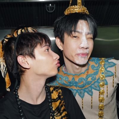 Only Two Love ❣️
TAEKOOK 🐰🐯♥️
OFFGUN 👶🦁💚
01/08/2022