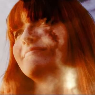 no momento eu tô viciado em colecionar cds e vinil e eu amo bad religion, punk, gatos, games e sla eu gosto de muita coisa so ver meu perfil e eu sou borderline