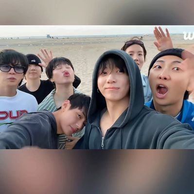 DianWidias30888's profile picture. wts Bangtan