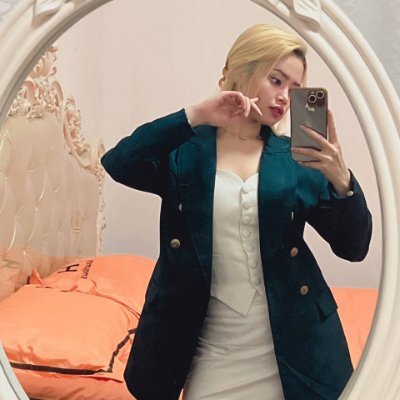 Professional Fashion Designer based in Maryland 📍
Crafting timeless pieces with an elegant vision. ✨🌼✨ Porn❌ Bot ❌ Scam❌=block⚡️