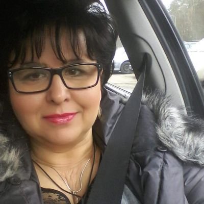 dr nauk medycznych i nauk o zdrowiu, zainteresowania: polityka, medycyna, historia, sztuka