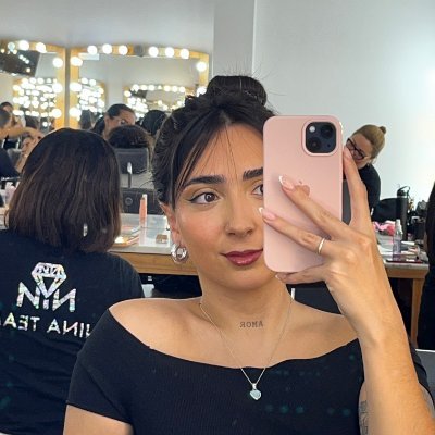 _liceyoga's profile picture. curvy flair, vibrant pulse