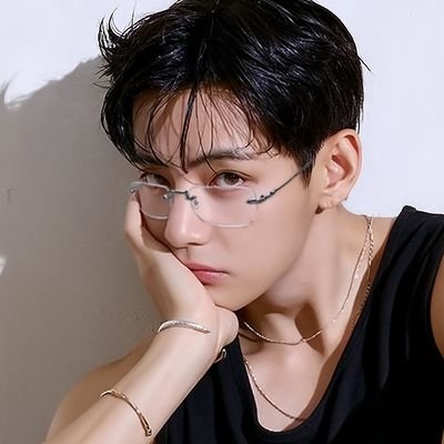 Always here for Kim Taehyung. To support his work and artistry. Only THV. Backup account