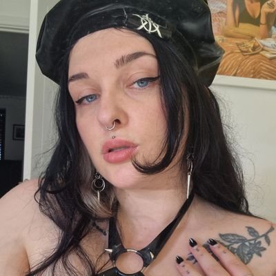 servemissc's profile picture. UK ProDomme & FinDomme | London, Edinburgh & TMTY |

Foot Worship Queen & Ballbusting Devotee.