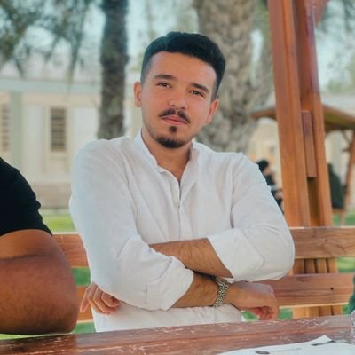أُستـاذ القـانـون الدستـوري والنظـم السـياسيـة بـمركز رُكـن للدراسـات القانـونية ⚖️
