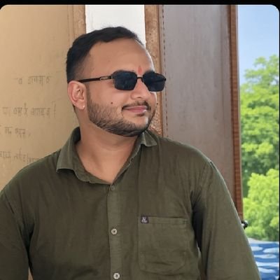 kuldeepyatharth's profile picture. साहित्यिक विद्यार्थी/
लोकतांत्रिक मूल्यों में आस्था/
स्वतंत्र वैचारिकी और वैश्विक मुद्दों पर मुखर आवाज/
कलम के प्रति समर्पित.