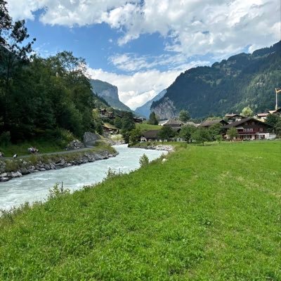 WinHaHa_end's profile picture. 大家好，我是带单员kuku，这些年来各种经历告诉我应该怎样去坚持，这是我第一次用X，以后会在里面分享交易心得和我的生活日常，感谢关注 #8年二级交易员#XT资深带单员#阶段层级量化创始人