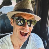 Ryan Seacrest (@ryanseacre85428) 's Twitter Profile