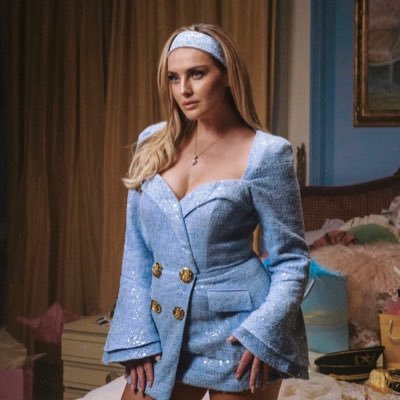 25 | she/her | perrie edwards | harry styles | fan account