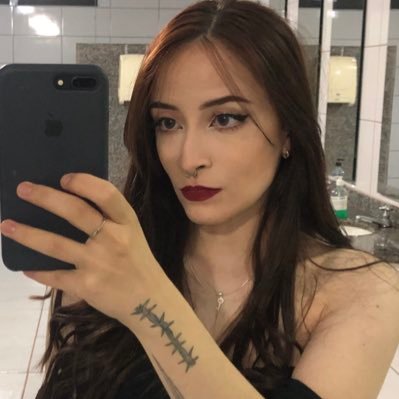 ihateicedcoffee's profile picture. Swiftie dev que ama BMTH, MCR entre outros
