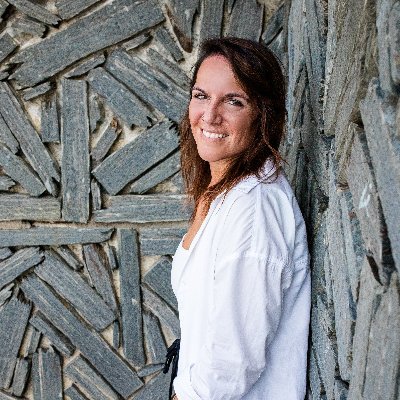 lauracarboneres's profile picture. 👩🏽‍💻Comunicadora y RRSS
🏡Donostiarra
💙🤍Bihotz Txuri Urdina