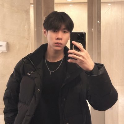 cwy2099's profile picture. CEO of @auraai8888