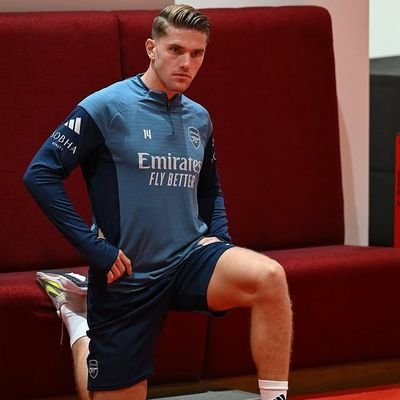 🚀 Engineer in Progress
⚙️ Electromechanics | #Ept
🕋 Mourid | 🇸🇳 Proud Patriot
⚽ Athlete | Arsenal 🤍❤️|Messi the🐐
