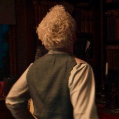 Feeling sad? Happy? Healthy? Devastated? Nothing better than a picture of Aziraphale to brighten your day! 📸🕯️