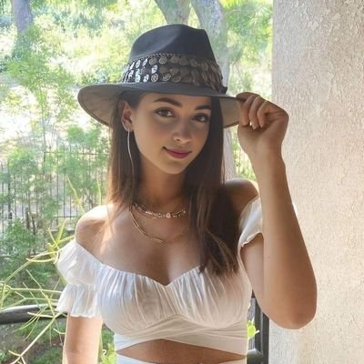 Tkina98's profile picture. 