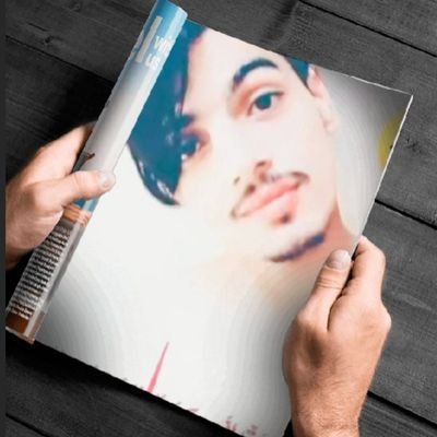 AlbrnsHmwd8's profile picture. لاشيء أفضل من أن تڪون غريباً , لاتعرف ولا تعرف 
لاتعطي ولاتأخذ , أن تبقى صامِتاً #عابراً فحسب 🖤۽!