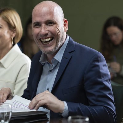 Senador de la Provincia de Buenos Aires 🏛️ Platense, nacido y criado en la Ciudad de La Plata 🩵 Trabajo por una política con sentido común.