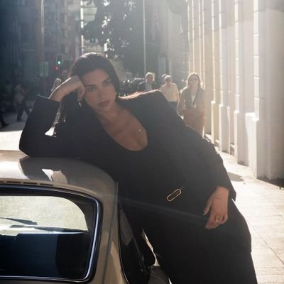 fan account towards dua lipa do not connect with dua or her team