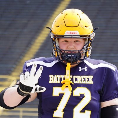 NateCretsinger's profile picture. 6’0, 255 | Battle Creek Central | Class of ‘27’ | 3.5 GPA | OL | Contact info | cell: 269-268-5624 |crets33@outlook.com https://t.co/Y8WRIdetmA