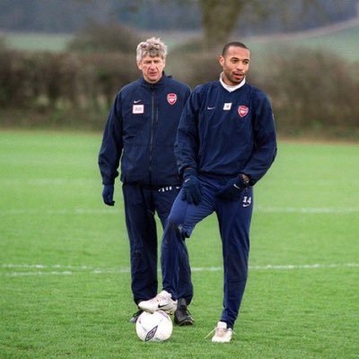 yunghebroo's profile picture. my city love me like a college running back