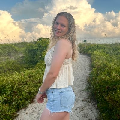 baileebertani11's profile picture. CalU 26