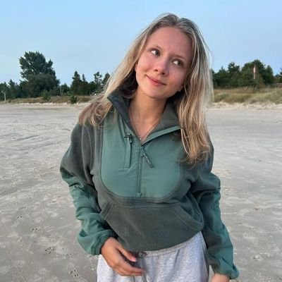 I'm new here I'm looking for someone who will love me 💕