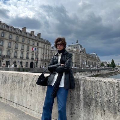 letisoluz's profile picture. já que sou, o jeito é ser