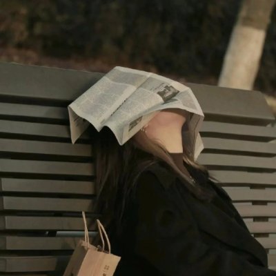 Enzougfnc's profile picture. 仕事に追われる毎日ですが、好きな音楽や本に救われています📚🎧
 のんびり発信します。