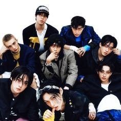 STRAY KIDS