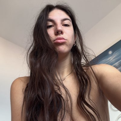 hablo de filosofia (aunque ya solo en ig y tiktok porque en twitter hay mucho incel) ⭐️