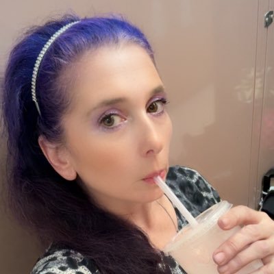 goddess & domme, professional chef & genX punkrock girl. tribute up front, use the 💵 button. time wasters (scammers) get 🚫