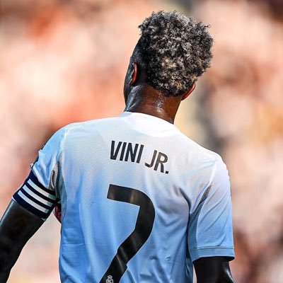 DannyFav's profile picture. i share my ideas by writing... trying too leave the trenches!!!