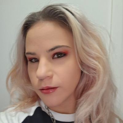 crotch-level lesbian 🌈
the Wicked Witch of the West apologist💚 Frank 'N Furter enthusiast 👠 Agatha Harkness' secret controversially young lover 💜