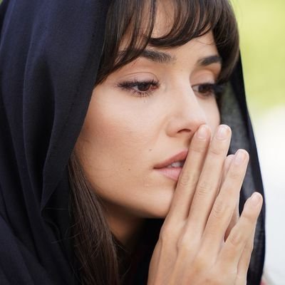 مدللة من صغري وما يرضيني إلا الدلال 🌟💫