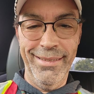 Live, love, and Laugh. Family, health, music, sports and entainment. Rush, Leafs, Jays, Raptors and Argos. Grew up in Toronto and now living near Ottawa.