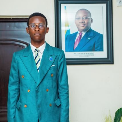 Patriote🇨🇩 •Colibriste •Communicateur Nation du parti AREP •Politologue de Formation •Penseur •Politique