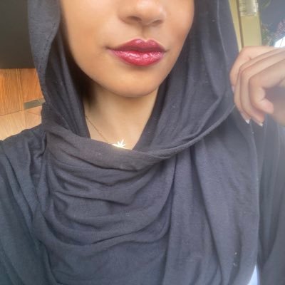 _5158_'s profile picture. juste une femme engagée (très gauche) amoureuse de politique littérature théâtre et de rock