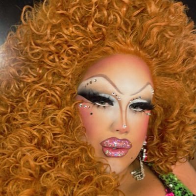 .:a d1ff3r3Nt k1Nd 0f h0m3g1rL:. Sickneen Female Illusionist. Los Angeles Born x Raised. Professional Beautician. Hair. Mug. Body.